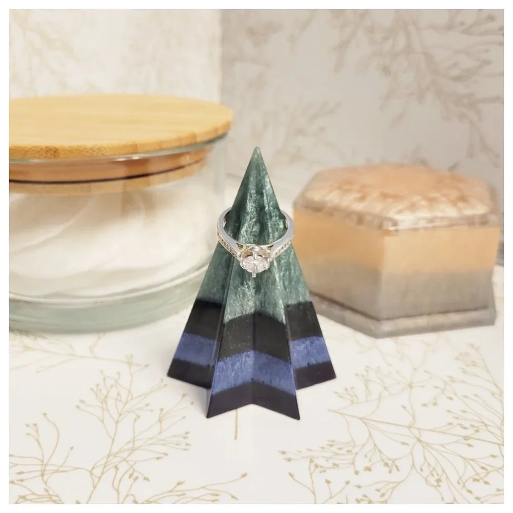 Ring Stand Ring Holder Engagement Ring Display Stand Decorative Green Black
